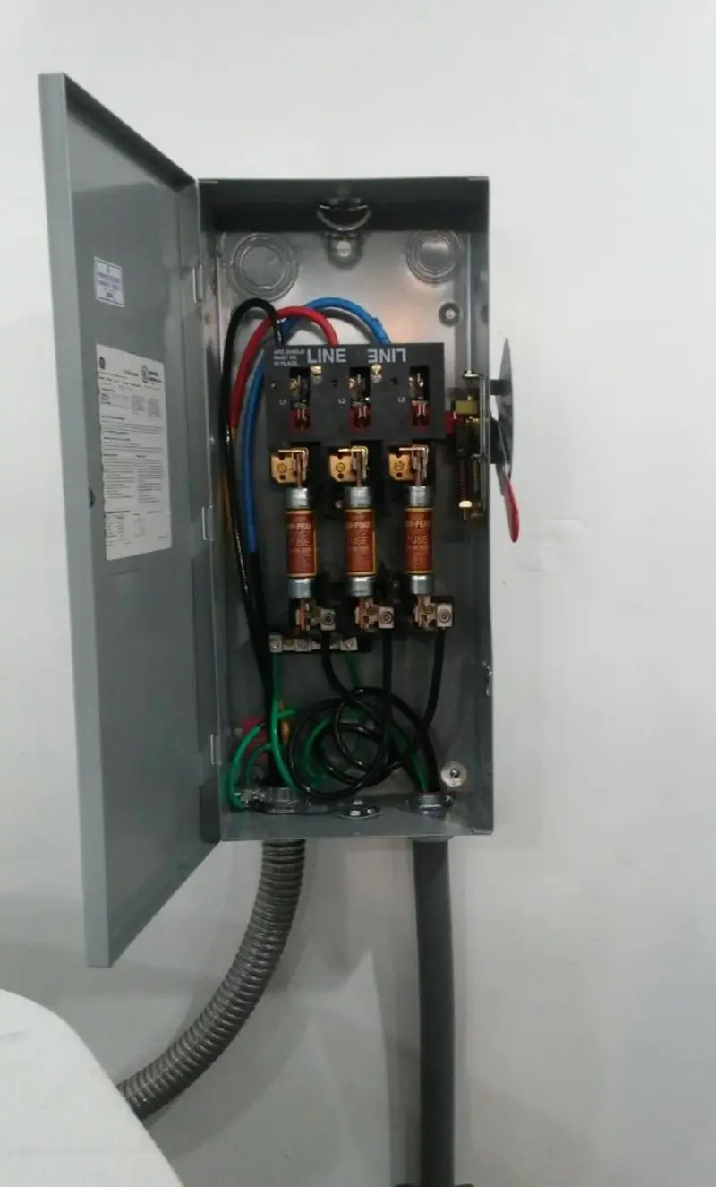 Three-phase disconnect switch installed for Smoke Detector Installation in Waynesville